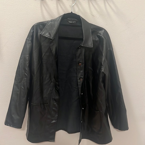 Black leather jacket. Size 4. - Picture 2 of 3